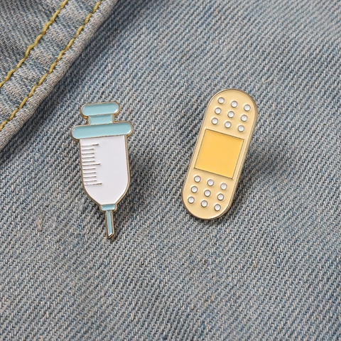 Novelty Cartoon Medical Series Brooches Alloy Painted Syringe Band-Aid Shape Lapel Pins Creative Unisex Medical Jewelry Gifts