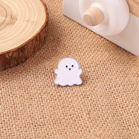Cartoon Ghost Enamel Brooch Pin Cute White Ghost Alloy Badge For Backpack Clothing Decoration Halloween Jewelry Gift