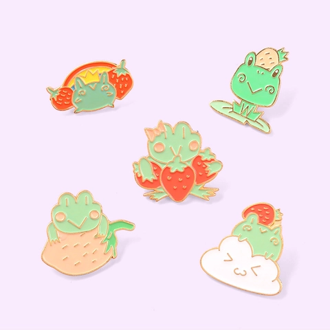 Cute Cartoon Frog Enamel Pin Alloy Strawberry Rainbow Animal Badge Brooch For Clothing Backpack Women Kids Jewelry Gift