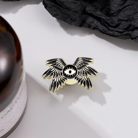 Gothic Seraphim Multi Winged Eye Alloy Enamel Brooch For Clothing Bag Decoration Punk Dark Series Pin Badge Jewelry Gift