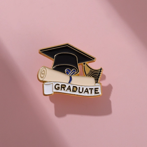 Spilla in Lega Smaltata per la Laurea per Studenti Tocco e Diploma Spilla da Risvolto Distintivo Regalo Commemorativo di Laurea Gioielli