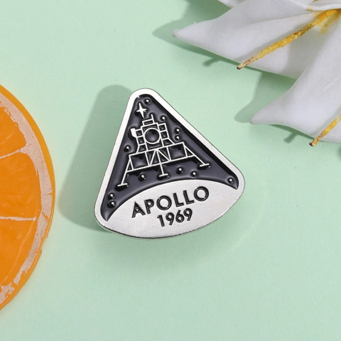 Spilla Commemorativa Apollo 1969 Allunaggio in Lega Smalto Retro Tema Spaziale Distintivo Accessorio Commemorativo Unisex