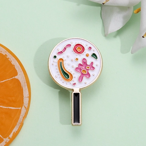 Broche en Émail Créative Loupe Bactéries Scientifiques Micro-organisme Cartoon Badge en Alliage pour Décor de Sac à Dos