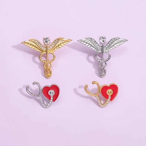 Ensemble de Broches en Alliage de Série Médicale Strass Émail pour Médecin Infirmière Caducée Stéthoscope Forme de Cœur Bijoux Cadeau