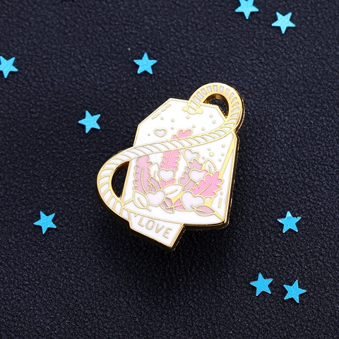 Japanese Creative Cartoon Tea Bag Enamel Brooch Alloy Floral Heart Metal Pin White Gold Love Badge Jewelry Accessory For Unisex