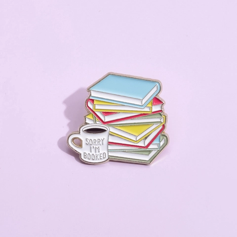 Spilla in Smalto di Lega Creativa a Forma di Libri e Tazza di Caffè per Amanti dei Libri Studenti Zaino Vestiti Decorazione