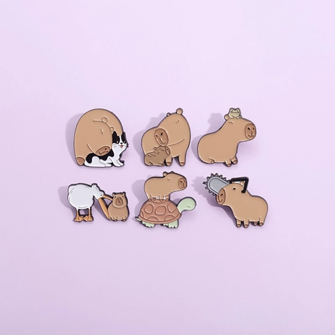 Tekentrick Capybara Emaille Pin Schattige Dierlijke Broche Legering Bakverf Revers Badge Sieraden Voor Rugzak Kleding Accessoires