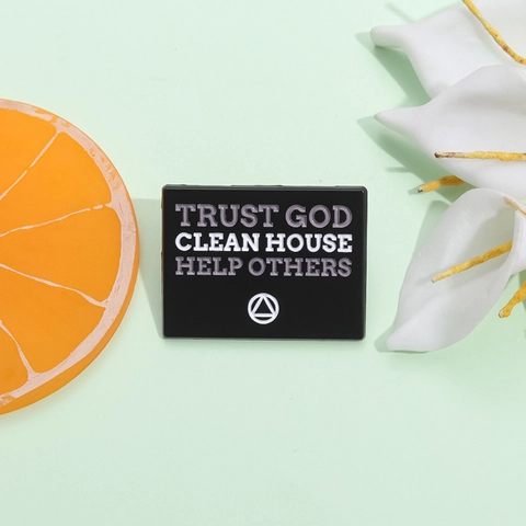 Minimalist Black Rectangle Enamel Pin Brooch Trust God Clean House Help Others Alloy Inspirational Badge For Bag Clothes