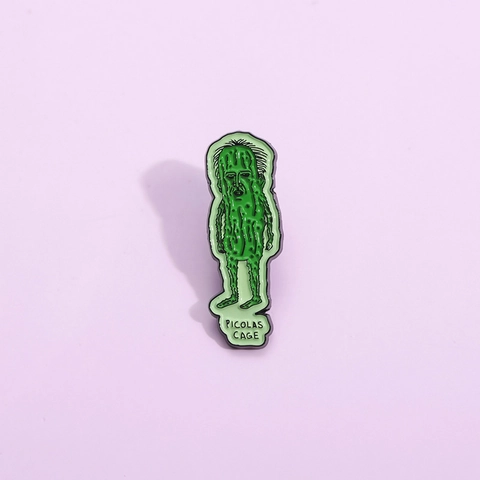 Divertente Spilla in Smalto Picolas Cage Cetriolino Creativo Cartone Animato Meme Lega Spilla Accessori per Zaino Donna Uomo Distintivo Regalo