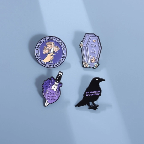 Gothic Dark Enamel Pin Purple Black Heart Crow Coffin Brooches Zinc Alloy Fashion Jewelry Badge Accessories Unisex Gifts