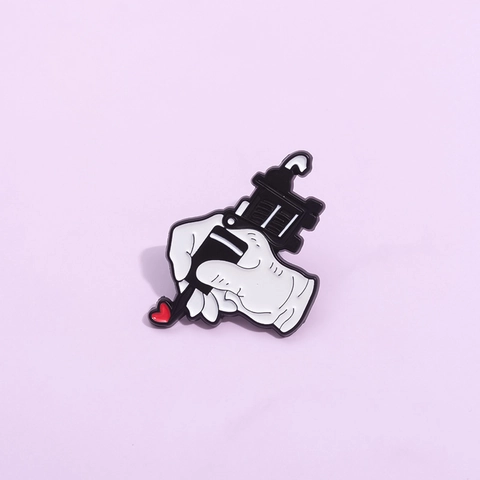 Creative Cartoon Tattoo Machine Hand Enamel Pin Brooch Alloy Lacquered Metal Badge Personality Jewelry Accessory For Men Women