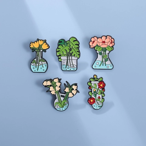 Creative Enamel Brooch Pin Alloy Laboratory Flask Glassware Plant Floral Design Cartoon Badge For Backpack Clothing Decor Unisex