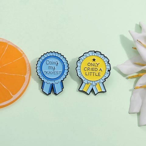 Funny Award Ribbon Enamel Pins Doing My Okayest Only Cried A Little Medal Brooches Humorous Cartoon Alloy Jewelry Accessories For Clothing Women Men