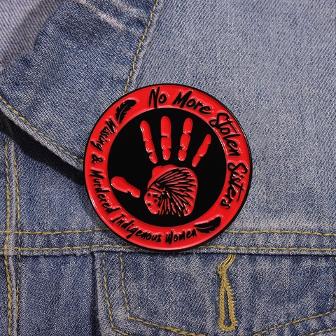 MMIW Épinglette en Émail Empreinte de Main Rouge No More Stolen Sisters Rond Femmes Autochtones Disparues Assassinées Broche Alliage