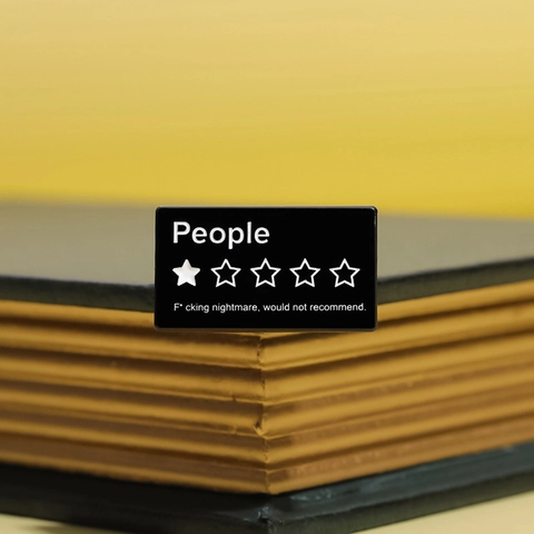 Spilla Smaltata Sarcastica con Recensione a Una Stella Divertente Spilla Nera Rettangolare in Lega di Zinco per Vestiti