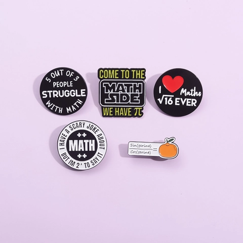 Simpatica Spilla Smaltata Giochi Di Parole Matematici Scienza Geek Spilla In Lega Distintivo Per Zaino Vestiti Regali Personalizzati