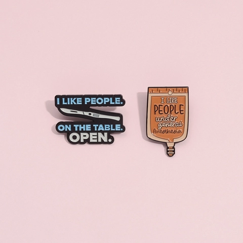 Creative Medical Enamel Pin Humor Scalpel IV Bag Brooch For Doctors Nurses Alloy Badge Lapel Jewelry Accessory Gift