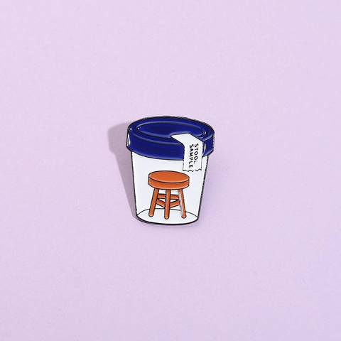 Creativa Spilla in Smalto Stool Sample Umoristico Barattolo Medico Sgabello Gioco di Parole Badge Lega Spilla da Risvolto per Zaino Giacca