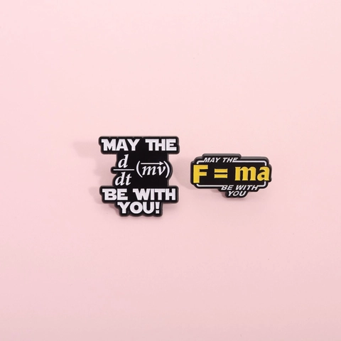 Divertenti Spille in Lega Smaltata Con Formule Fisiche Creative Scienza Geek Newton Seconda Legge Distintivo Regalo Per Uomini Donne Studenti