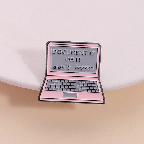 Spilla in Smalto Rosa per Computer Portatile Creativa in Lega di Zinco Document It Slogan Distintivo in Metallo per Donna Uomo