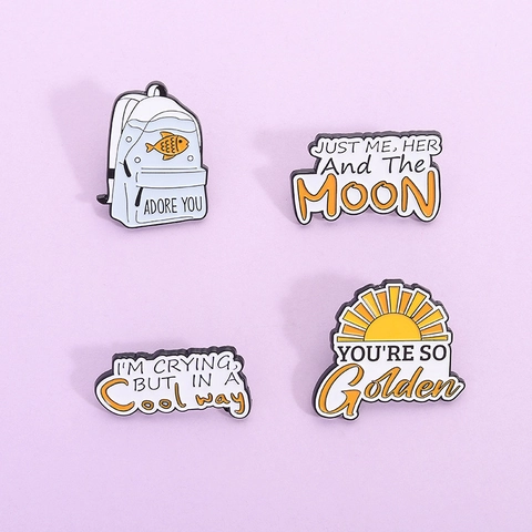 Broches de Pines de Esmalte Creativos Dibujos Animados Mochila Sol Frases Insignias para Ropa Bolsos Mujeres Hombres Joyería Regalo