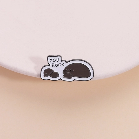 Spilla Smaltata a Forma di Pietra Cartone Animato per Abbigliamento Lega di Zinco Laccata You Rock Spilla Design Gioielli