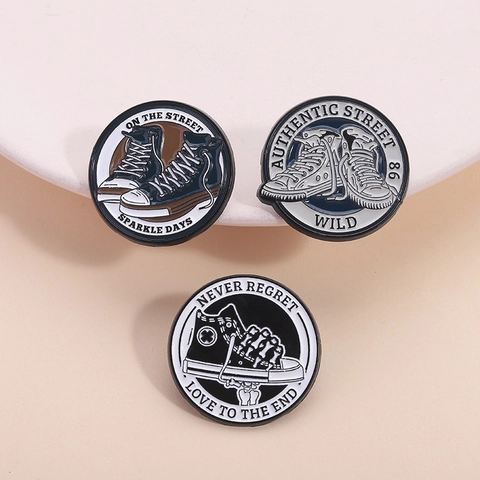Vintage Zinc Alloy Round Sneaker Brooches Retro Canvas Shoe Enamel Pins Street Style Slogan Badges For Clothes Backpacks