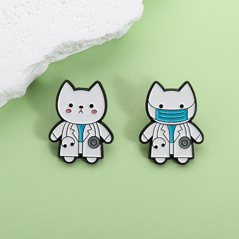 Cute White Cat Doctor Enamel Brooch Pin Alloy Cartoon Animal Breastpin With Stethoscope Mask Medical Jewelry Gift For Women Men