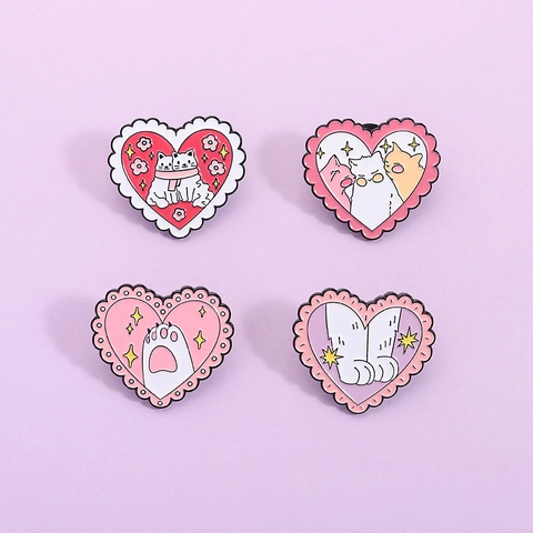 Simpatica Spilla in Smalto a Cuore con Gatto in Lega di Zinco con Bordo Festonato Distintivo per Abbigliamento Borse Donna Gioielli