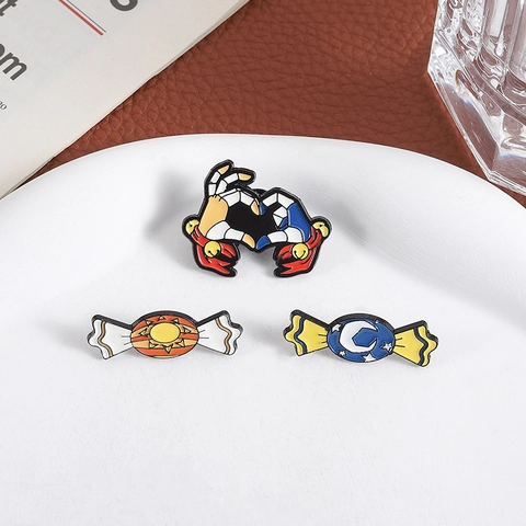Cartoon Emaille Brosche Pin Sonne Mond Süßigkeiten Herz Geste Zinklegierung Abzeichen Zubehör Für Rucksack Kleidung Kinder Geschenk