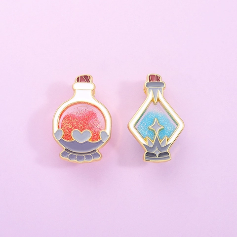 Set di Spille Smaltate Pozione Magica Carina Spilla Pozione Fantasy in Lega di Zinco Glitter Badge per Decorazione Abiti Donna