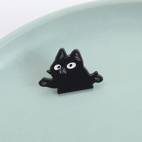Broche de Esmalte de Gato Negro de Dibujos Animados Insignia de Aleación de Zinc de Gatito Indefenso para Mochila Ropa Pin Unisex