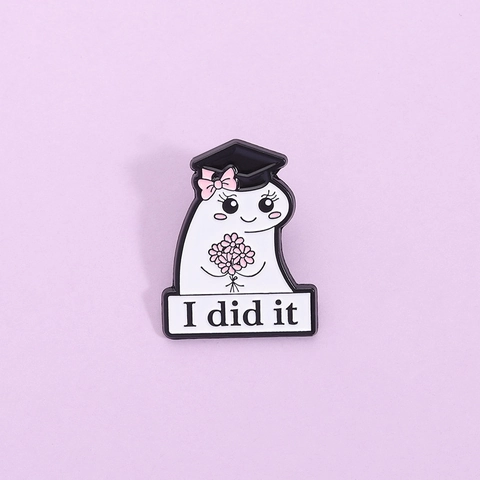 Broche en Émail de Graduation Dessin Animé Personnalisé Alliage de Zinc Badge Lettre I Did It Avec Toque et Fleurs Cadeau Étudiant