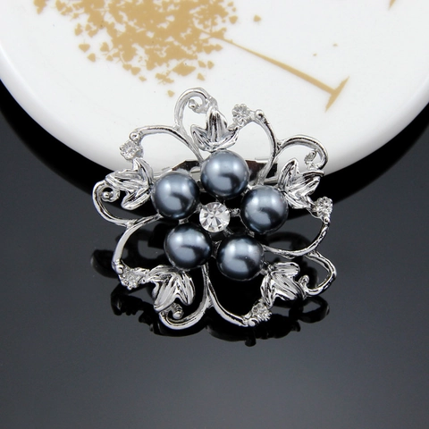 Elegant Alloy Floral Brooch Pin For Women With Artificial Pearls And Rhinestones Vintage Korean Style Apparel Decoration Fashion Jewelry Gift