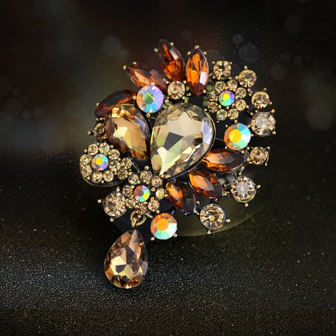 Vintage Legierung Strass Blume Brosche Für Damen Luxuriöse Kristall Bouquet Anstecknadel Kleidung Zubehör Elegante Florale Korsage Schmuck
