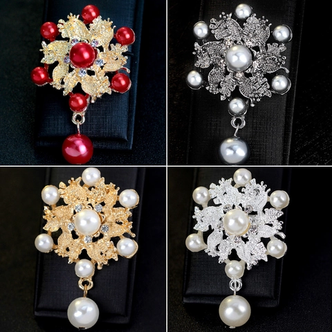 Vintage Alloy Flower Snowflake Brooch Pin With Faux Pearl Rhinestone Pendant For Women Wedding Banquet Scarf Clip Jewelry Gift