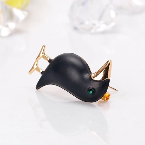 Vintage Alloy Raven Bird Brooch With Green Rhinestone Eye Black Enamel Animal Lapel Pin For Women Creative Fashion Jewelry