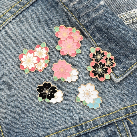 Spilla in Smalto a Forma di Fiore di Ciliegio in Stile Giapponese Distintivo Floreale in Lega per Decorazione Borsa Vestiti Donna