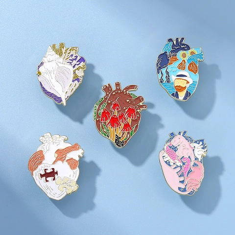 Set di Spille in Smalto a Forma di Cuore Anatomico Creativo per Donna Uomo Lega Fungo Dinosauro Van Gogh Distintivo Decorativo Gioielli Regalo