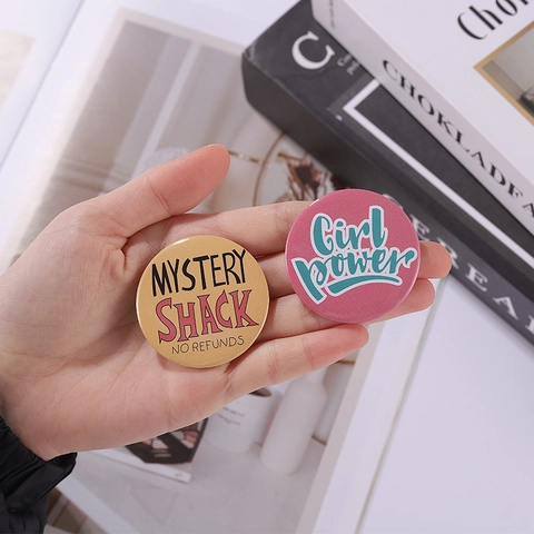 Cartoon Tinplate Pin Brooch Alloy Round Badge With Heart Letter Graphic Funny Slogan For Clothing Backpack Accessories Unisex Jewelry Gift