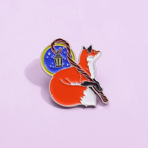 Spilla in Smalto a Forma di Volpe Con Bacchetta Magica Creativa Distintivo Animale Rosso Cartone Animato Con Lanterna per Donna Uomo
