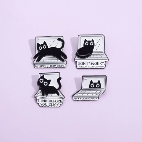 Simpatica Spilla in Lega di Gatto Nero a Cartoni Animati Divertente Tema Ufficio IT Laptop Spilla Smaltata per Vestiti Borsa