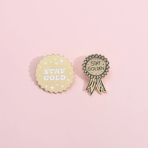 Broche Créative en Alliage Émaillé Stay Gold Stay Golden Insigne Médaille Accessoires pour Sac à Dos Veste en Jean Bijoux Cadeau