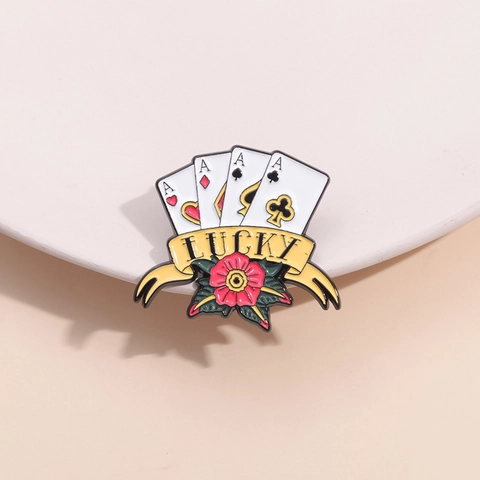 Spilla in Smalto Vintage Carte da Gioco Ace Lucky Ribbon Lega Fiore di Rosa Distintivo Pin per Abbigliamento Zaino Gioielli Unisex