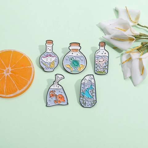 Broche de Esmalte de Animales Marinos Aleación de Zinc Dibujos Animados Ballena Tortuga Axolotl Botella de Vidrio Regalo