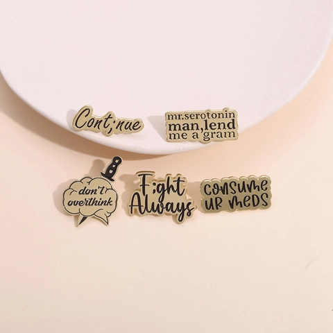 Spilla in Smalto Retro Salute Mentale Lega di Zinco Citazione Spille Don't Overthink Fight Always Gioielli Regalo