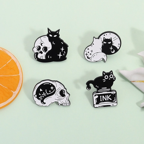 Gothic Black Cat Skull Enamel Pin Alloy Brooch Cartoon Animal Lapel Pin For Clothing Bag Backpack Punk Jewelry Accessory Gift