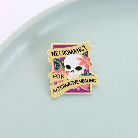 Broche Creativo de Halloween con Calavera y Flores de Esmalte Aleación de Zinc Pin Gótico con Letras para Joyería Regalo