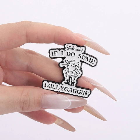 Lustige Cartoon Cowboy Frosch Emaille Pin Legierung Englisch Zitat Abzeichen Schwarz Weiß Tier Brosche Für Kleidung Taschen Schmuck
