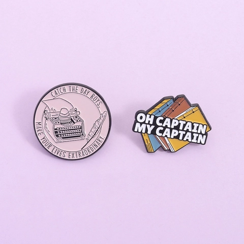 Literarische Zinklegierung Emaille Pin Abzeichen Retro Schreibmaschine Bücher Stapel Brosche Für Kleidung Rucksack Zitate Zubehör Unisex Geschenk